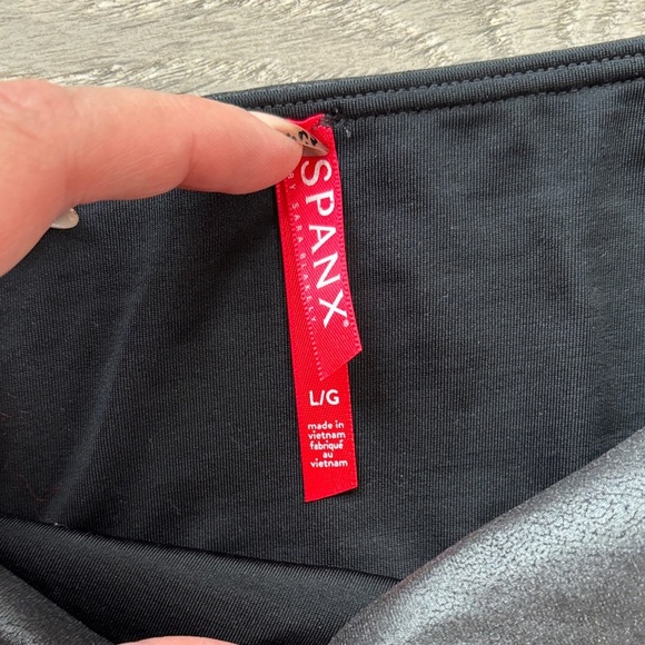 SPANX Charcoal Shaping Leggings - Picture 2 of 3